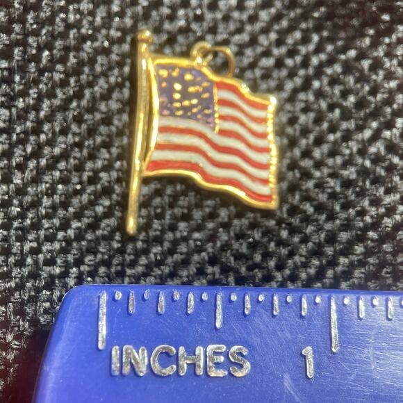 14k Yellow Gold American Flag Pendant July 4th USA Red White Blue Independence - Picture 3 of 5